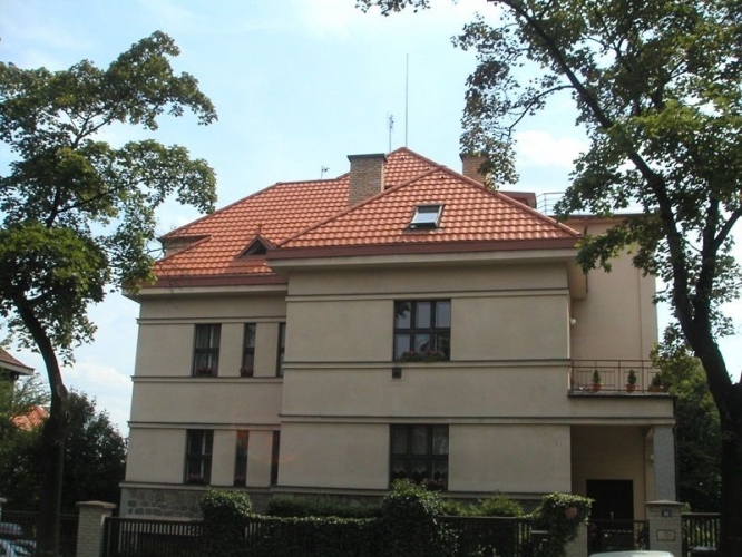 Sedlové střechy -  Benešovská